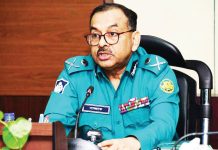 আগুন-ককটেল হামলাকারীকে গুলির নির্দেশ ডিএমপি কমিশনারের