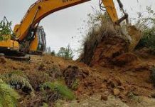 কৃষিজমির টপসয়েল কাটায় অভিযান, এস্কেভেটর জব্দ