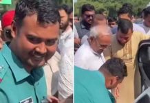 রিজভীর পা ছুঁয়ে সালাম, পুলিশ কর্মকর্তা প্রত্যাহার