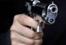 পক্ষ ত্যাগ করায় কোয়েপাড়ায় ঘটলো গোলাগুলির ঘটনা!