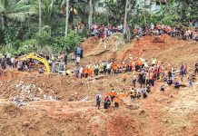 ইন্দোনেশিয়ার জাভায় ভূমিধসে মৃত্যু বেড়ে ৩০