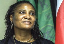 রাশিয়ার হয়ে লড়তে ১৭ যুবককে ধোঁকা : জ্যাকব জুমার মেয়ের পদত্যাগ