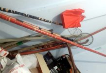 বৈদ্যুতিক শক দিয়ে কাপ্তাই লেকে মাছ শিকার