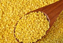 খাতুনগঞ্জে ক্ষতিকর রঙ মিশ্রিত মুগ ডাল বিক্রি