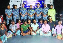 বিকল ট্রলার নিয়ে তিন দিন ভাসছিলেন সাগরে