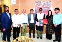 চবি উপাচার্যের সঙ্গে পাকিস্তানের দুই প্রফেসরের সৌজন্য সাক্ষাৎ