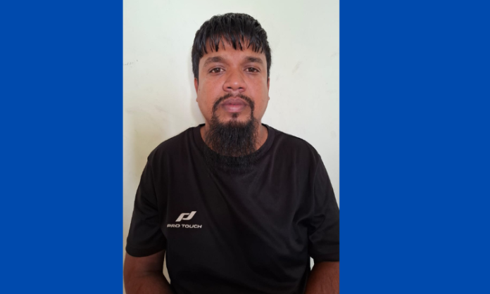 রাস্তায় ফেলে স্ত্রীকে প্রকাশ্যে জবাই করে হত্যা (2)