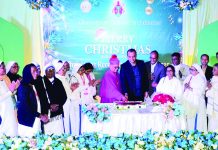 বড়দিনে গির্জায় গির্জায় বিশেষ প্রার্থনা