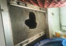 চকরিয়ায় সৈকত এক্সপ্রেসে ডিম বিক্রেতার পাথর নিক্ষেপ