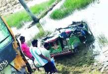 টেকনাফে সংঘর্ষের পর খাদে ট্রাক-টেক্সি, নিহত ২