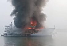 যাত্রী ওঠার আগ মুহূর্তে সেন্টমার্টিনগামী জাহাজে আগুন, ঘুমন্ত কর্মচারীর মৃত্যু