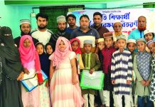 দক্ষিণ দৌলতপুর গাউছিয়া আহমদিয়া নূরানী একাডেমিতে কৃতী শিক্ষার্থী সংবর্ধনা