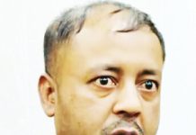 যুগ্ম সচিবকে গাড়িতে জিম্মি করে টাকা দাবি, চালক আটক