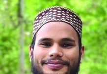 অন্ধকার ভেদ করে আলোর খোঁজে