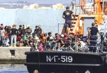 গ্রীসের উপকূল থেকে ৫৪৫ অভিবাসী উদ্ধার