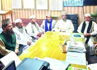 মাদরাসা শিক্ষকদের চাকরি জাতীয়করণ করার দাবি