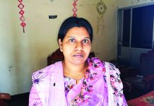 ৮ কুকুরছানা হত্যা : ঈশ্বরদীর সরকারি কর্মকর্তার স্ত্রী গ্রেপ্তার