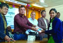 মহাকালী বালিকা উচ্চ বিদ্যালয়ে পুরস্কার বিতরণ অনুষ্ঠান