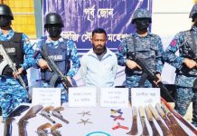 ৬ দেশীয় আগ্নেয়াস্ত্রসহ সন্ত্রাসী আহসান উল্লাহ আটক