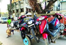 ঝুঁকিতে কক্সবাজারের তিন জেটি,বাড়ছে যাত্রী ভোগান্তি