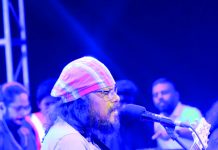 চিটাগাং ক্লাবের মিউজিক্যাল নাইট মাতিয়ে গেলেন নগর বাউল জেমস