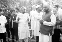 রাঙ্গুনিয়ায় অগ্নিকাণ্ডের ঘটনাস্থল পরিদর্শনে রেজাউল করিম