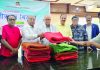চিটাগাং সিনিয়রস ক্লাবের স্টাফদের মাঝে শীতবস্ত্র বিতরণ