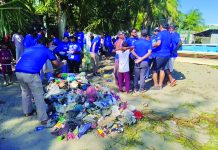 সেন্টমার্টিন থেকে প্লাস্টিকসহ ১৮৫০ কেজি বর্জ্য অপসারণ