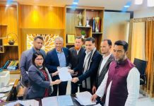 চট্টগ্রাম-১৩ আসনে মনোনয়ন ফরম জমা দিলেন সরওয়ার জামাল নিজাম