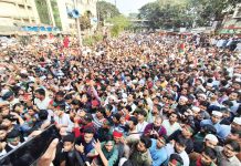 উত্তাল শাহবাগ, জেলায় জেলায় সড়ক অবরোধ, বিক্ষোভ