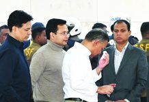 বাবার কবরে অশ্রুসিক্ত তারেক