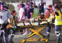 অস্ট্রেলিয়ায় সৈকতে গুলি, বন্দুকধারীসহ নিহত ১২