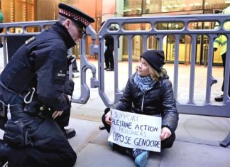 লন্ডনে ফিলিস্তিনের পক্ষে আন্দোলন থেকে গ্রেটা থুনবার্গ গ্রেপ্তার