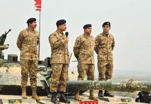 ট্রাম্পের গাজা পরিকল্পনা ঘিরে আলোচনায় পাকিস্তানের সামরিক প্রধান