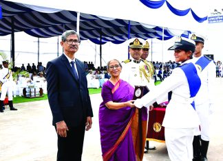 ক্যাডেটরা হতে চলছে গভীর সমুদ্রের অকুতোভয় কাণ্ডারী