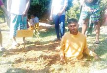 মাকে মারধর করায় মাদকাসক্তকে মাটিতে পুঁতে রাখল প্রতিবেশীরা