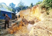 মীরসরাইয়ে টিলা কেটে মাটি বিক্রি, প্রশাসনের অভিযান