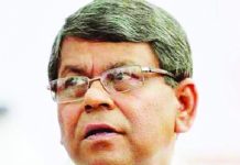 জাতীয় প্রেস ক্লাবের সাবেক সভাপতি শওকত মাহমুদ গ্রেপ্তার