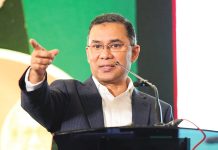 ১০ রুটে বিশেষ ট্রেন, তিন ট্রেনের যাত্রা বাতিল