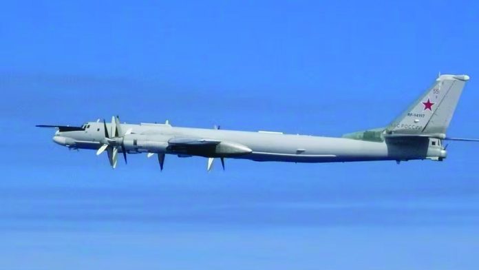 tu-95-bomber-flies-101225-01-1765379971