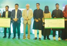 নিজেকে এমনভাবে গড়ে তুলুন যাতে সমাজকে আলোকিত করা যায়