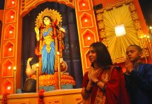 সরস্বতী পূজায় বিদ্যা দেবীর আরাধনা