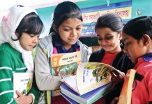 বছরের প্রথম দিনেই প্রাথমিকের বই পেল শতভাগ শিক্ষার্থী
