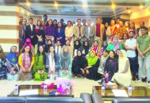 সিআইইউতে শিক্ষকদের পেশাগত উন্নয়ন বিষয়ক কর্মশালা