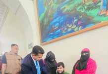 প্রতিবন্ধী মেধাবী রানার পাশে চট্টগ্রামের ডিসি