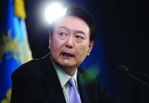 গ্রেপ্তারে বাধা : সাবেক প্রেসিডেন্ট ইউনকে ৫ বছরের কারাদণ্ড দিল দক্ষিণ কোরিয়া