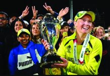 বিদায়ের ঘোষণা দিলেন আট বিশ্বকাপজয়ী অ্যালিসা হিলি