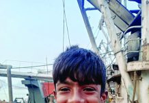 কর্ণফুলীতে জাহাজ থেকে পড়ে কিশোর শ্রমিক নিখোঁজ