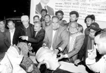 বাদুরতলায় মেয়রের পক্ষে শীতবস্ত্র বিতরণ