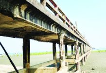 শাহপরীর দ্বীপের জেটি ২১ বছরেও সংস্কার হয়নি, বাড়ছে ঝুঁকি